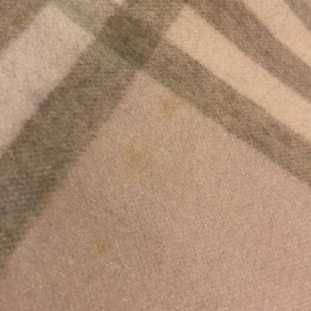 Burberry Nova Check Cashmere Scarf - Picture 5 of 6